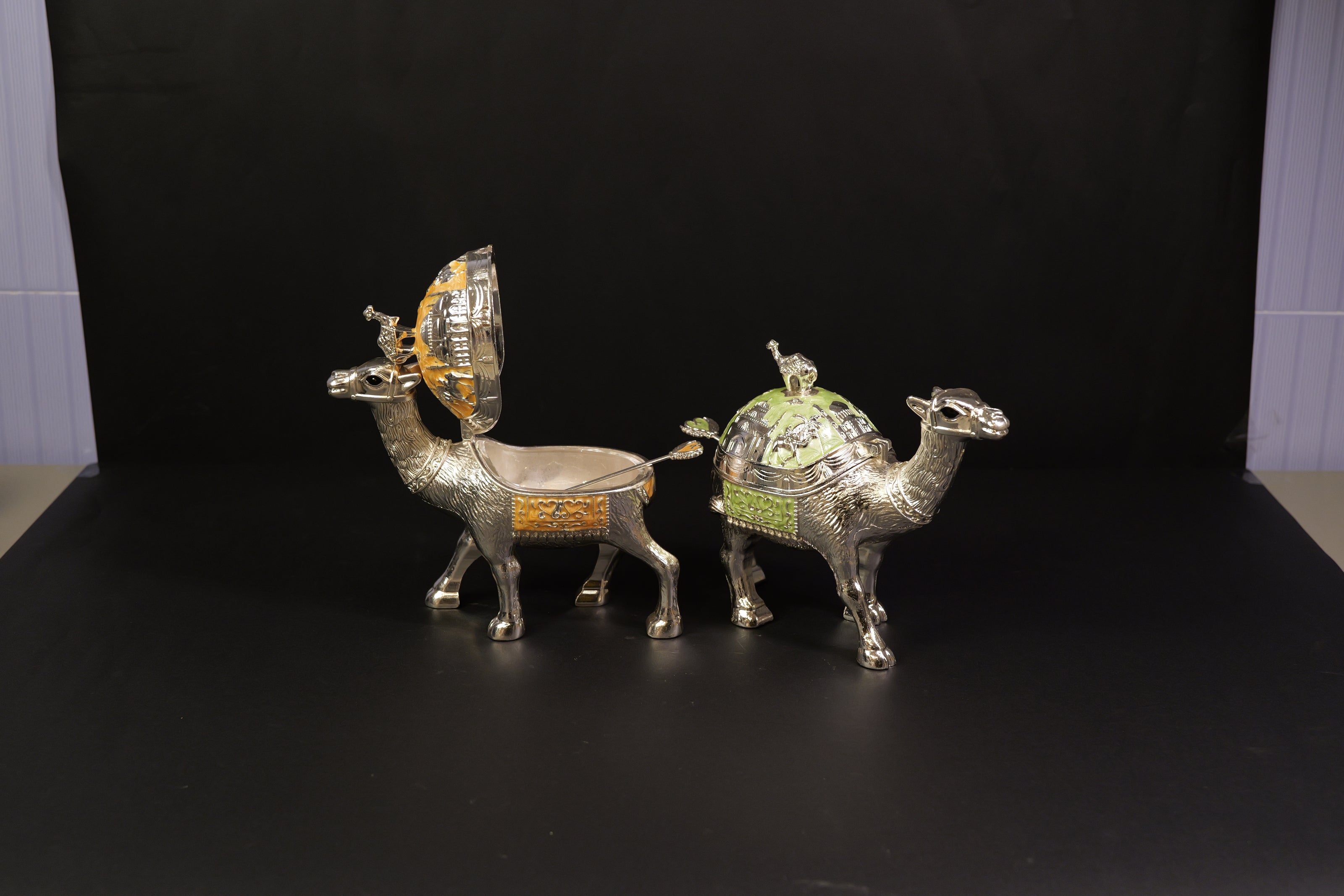 CAMEL BOX
