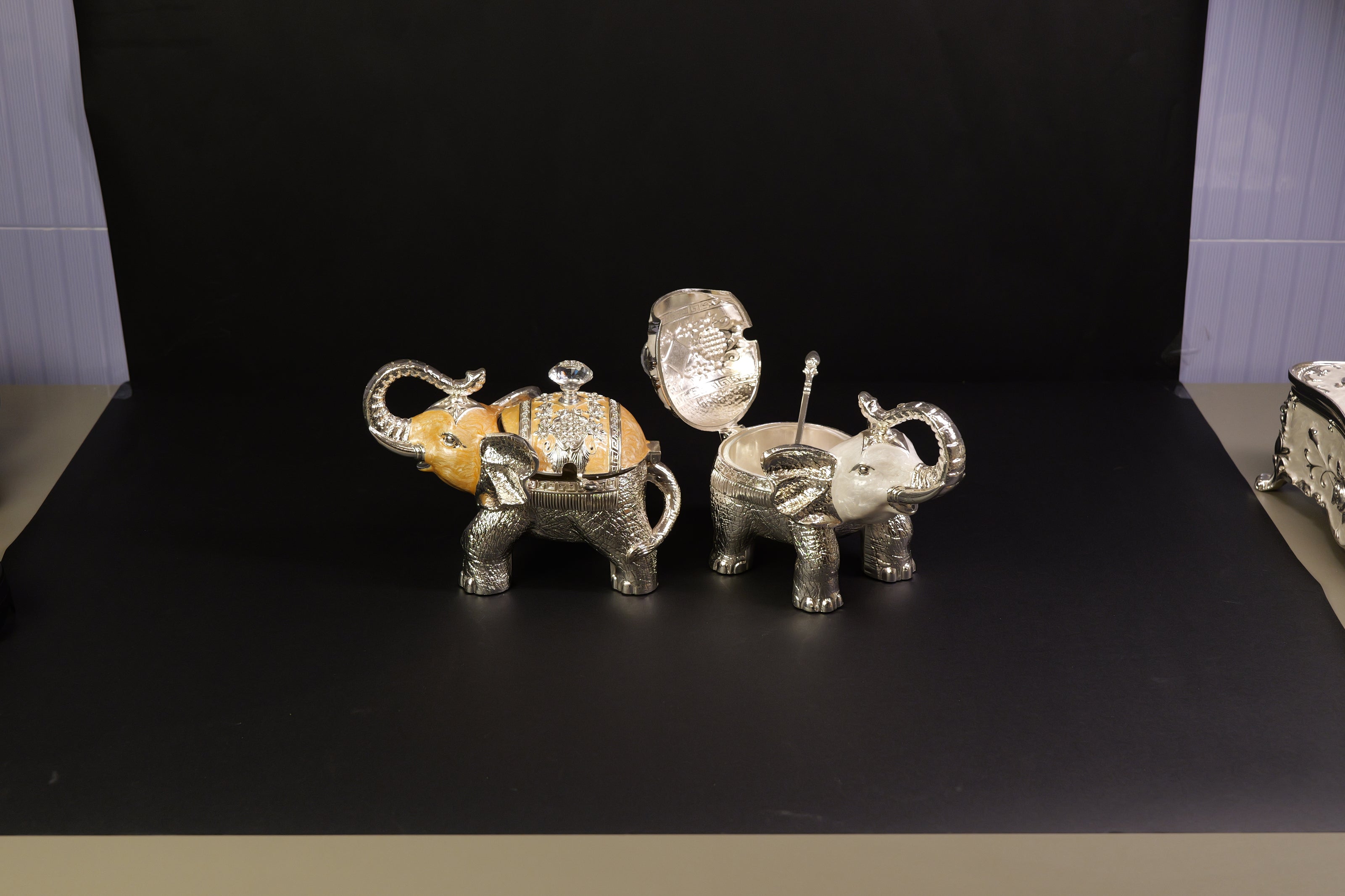 ELEPHANT BOX
